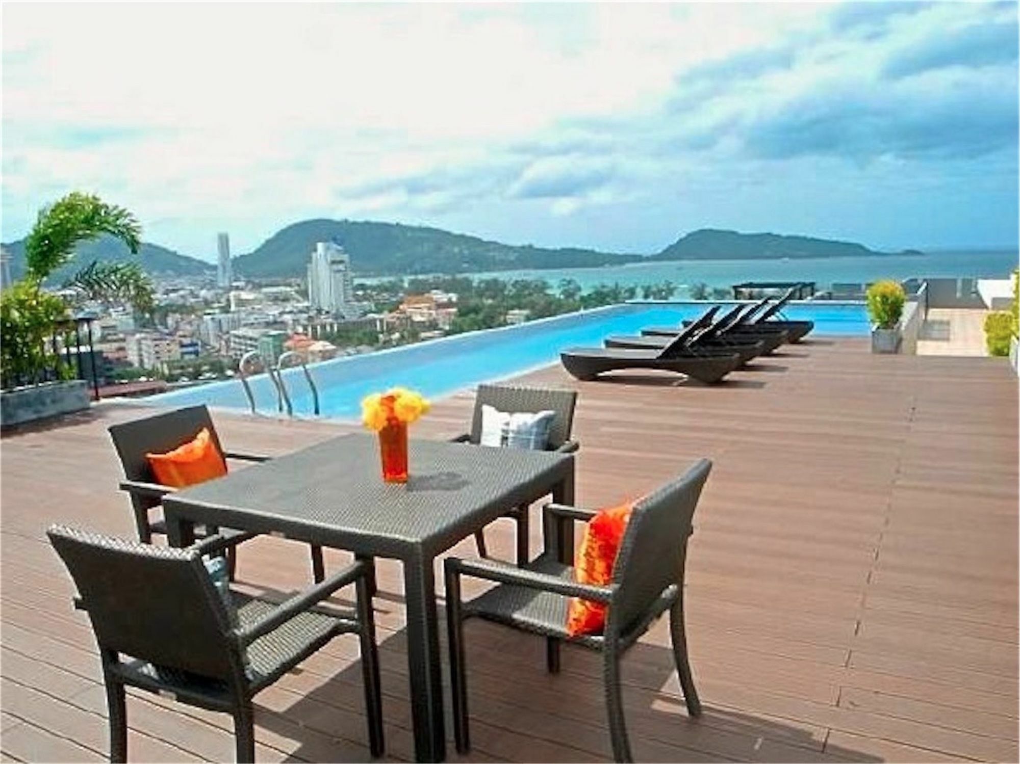 Bliss Patong 2 Bedrooms Apartment Exterior photo